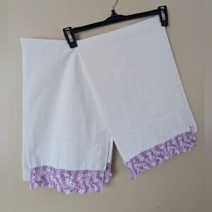 VINTAGE Penco JCPenny Co. Crochet Trim Pillowcases, Purple & White (Set Of 2)